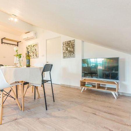 Apartment Egon Малинска Экстерьер фото